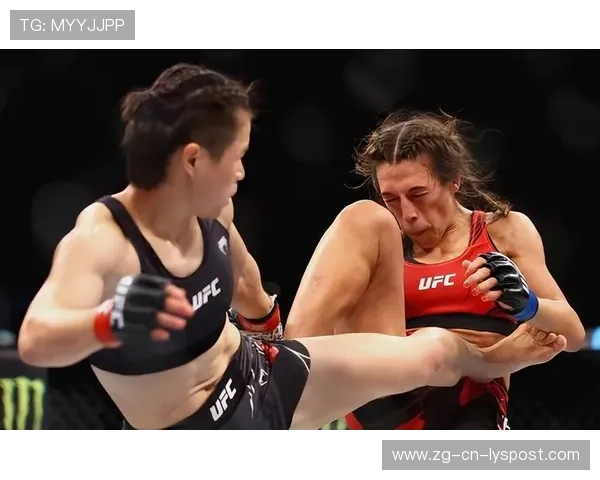 UFC女拳手暴打对手后拥抱她:体育精神中的真情与力量